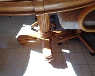base of table w/4 chairs