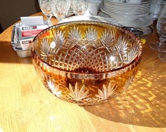 love this pretty glass bowl