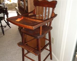 vintage high chair, perfect for your dolls