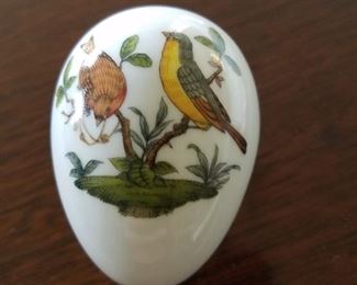 Her end porcelain