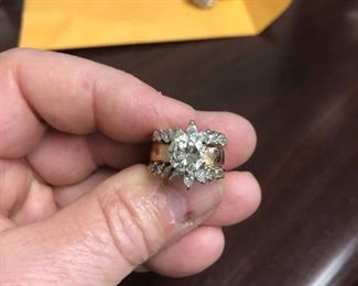 Ladies Wedding Set // NOT DISPLAYED AT SALE MORE EXPENSIVE ITEMS WILL BE SHOWN ONLY BY APPT AFTER THE SALES. SEE REMARKS IN SALE INFORMATION