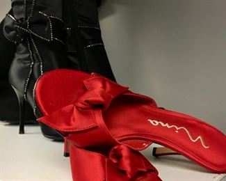 Just perfect for that red dress - 