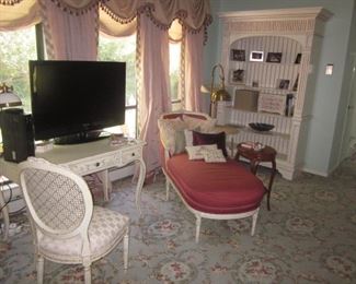 Beautiful Bedroom Suite ~ Shelving and more!