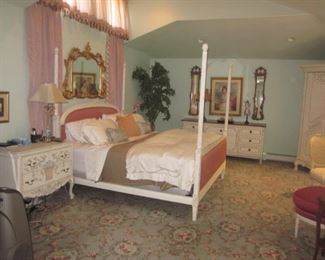 Beautiful Bedroom Suite ~ It All Goes!