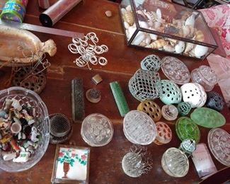 For your pleasure - flower frogs!