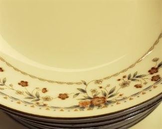 Vintage Full Set of Claremont Wade Sone Fine Porcelain China Dinner Plates - Japan