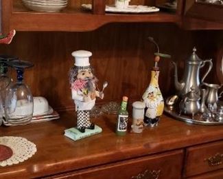 Beautiful Mid-Century Hutch & Buffet