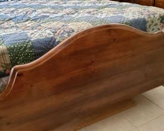 Simply Amazing 4 Post Queen Bed Set