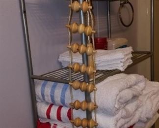 Bathroom Storage Shelf, towels