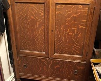 Antique Oak Gentleman's Chest w/ Drawers Inside