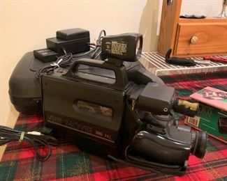 JVC LXI Series VHS Movie Camera Low Light Sensitivity Solid State CCD  #934.53793090!