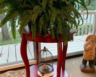 Red Accent Table & Fern!