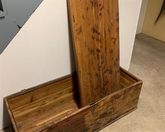 Vintage Cedar Chest!