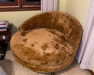 LARGE ROUND LAUNGE CHAIR 