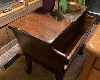 VINTAGE ETHAN ALLEN WOODEN MAGAZINE TABLE OPENS ON TOP