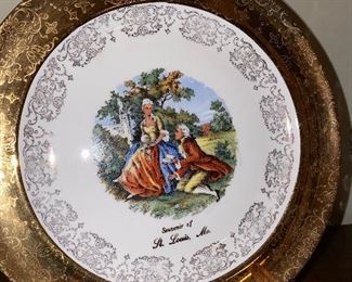 COLLECTIBLES PLATES