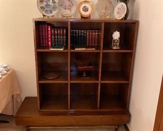 MID CENTURY MODERN MERTON GERSHUN DANIA COLLECTION FOR AMERICAN BY MARTINSVILLE BOOKCASE