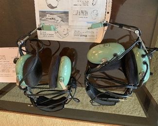 PAIR OF DAVID CLARK H10-40 AVIATION HEADSETS WITH MICROPHONE