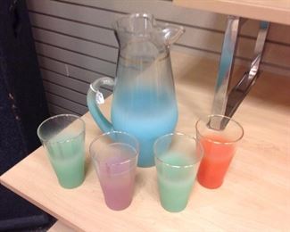 GREAT COLORS VINTAGE PITCHER & GLASSES