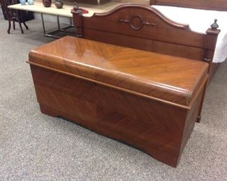 LANE CEDAR CHEST 