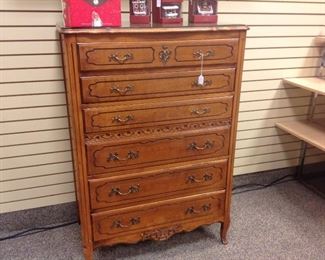 BEAUTIFUL WOOD CHEST 