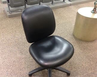 COMFY OFFICE CHAIR