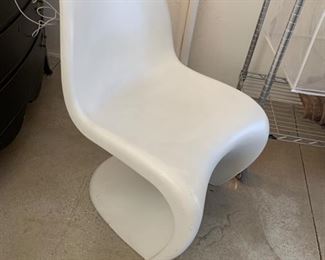 White Verner Panton chair from Vitra
