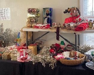 Assorted Christmas Items