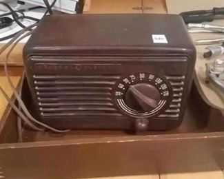 General Electric AM Radio, no cracks, tubes in place. Assumed not working.