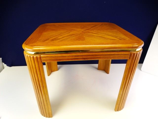 26 x 22.5 x 20.25 Light Wooden End Table
