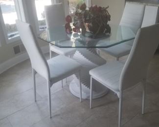 Stunning Kitchen Set on Base 4 Chairs, Perfect for breakfast nook