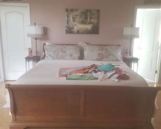 King "thomasville" bedroom set