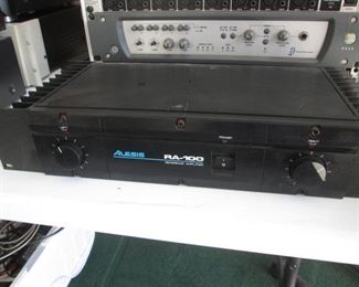 Alesis RA-100 Reference Amplifier