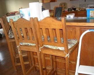 Set of 4 matching bar stools