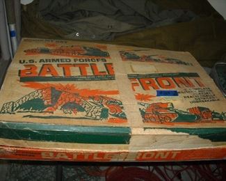 Vintage armed forces game. Includes army men