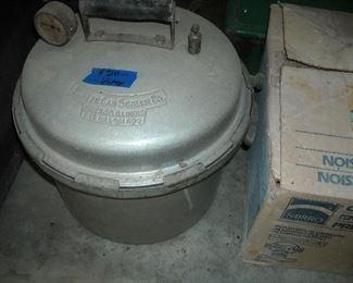 Vintage Burpee canning/pressure cooker