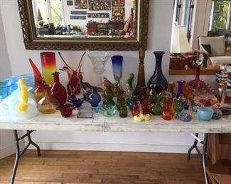 Many glass pieces, crackle blenko amber, murano and others