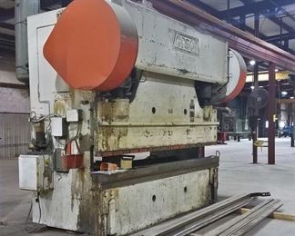 Verson B-910-200V mechanical press brake