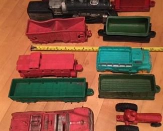 Assorted train cars plus tractor https://ctbids.com/#!/description/share/273003