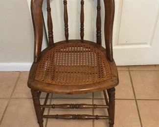 Vintage Chair https://ctbids.com/#!/description/share/273040