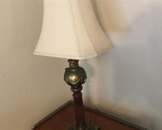 Brass and Wood Lamp https://ctbids.com/#!/description/share/273042