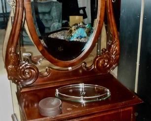 Chest with Mirror
