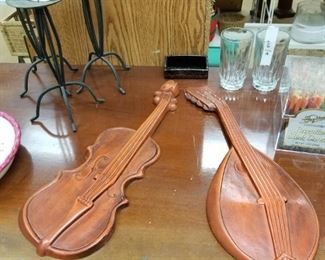 18" tall pair of string instrument wall decor