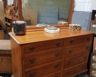 Vintage Kling Furniture dresser with mirror