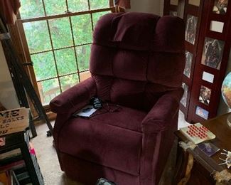 BEAUTIFUL Golden power lift chair, $1100 NEW!