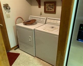Amana Gas dryer & electric washer