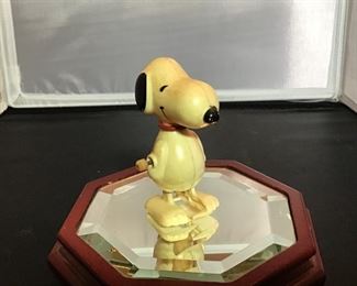 Walking Snoopy
