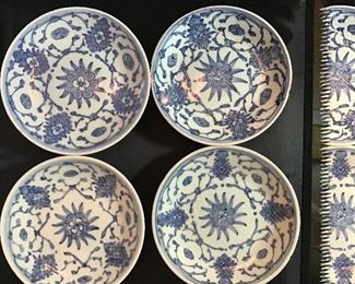 4 Blue Plates