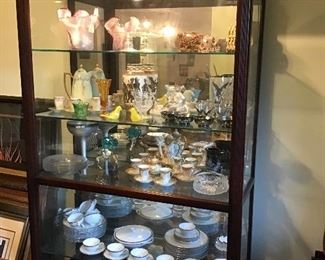 Sliding Door Lighted "Howard Miller" China Cabinet
