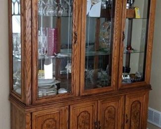 	Arrese Brothers China Cabinet